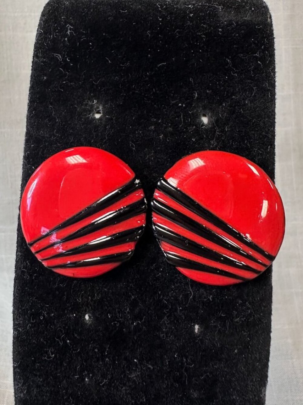 Vintage 80s Red and Black Round Earrings